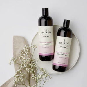 Sukin® 敏感專用溫和洗髮與潤髮乳產品組合圖